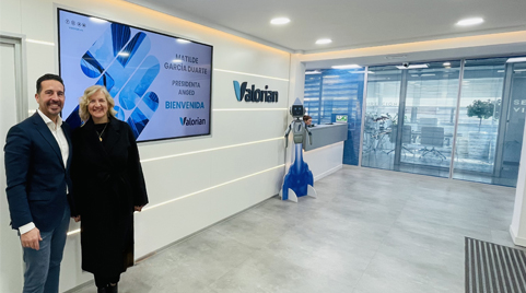 Matilde García Duarte, presidenta de ANGED, visita la sede estatal de Valorian en Madrid
