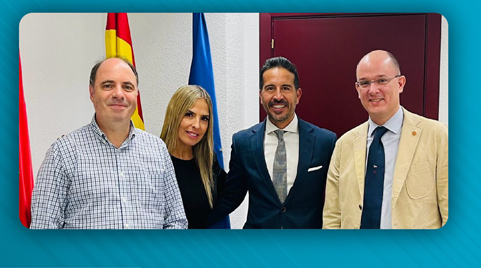 Reunión para concretar el convenio de colaboración entre el Instituto Regional de Seguridad y Salud en el trabajo y Valorian