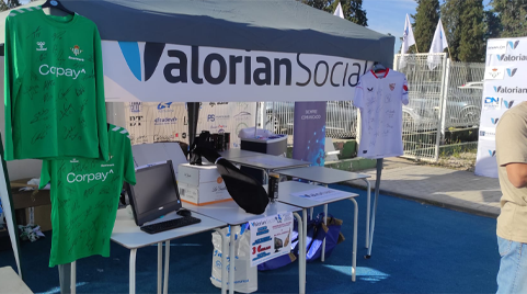 Valorian organiza un torneo solidario de padel en favor de la Asociación Capaz de Ser