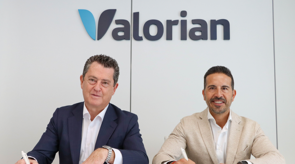 Firma institucional del acuerdo de colaboración de Valorian con DCH-Organización Internacional de Directivos de Capital Humano