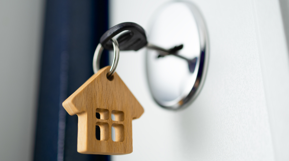 ¿Qué es y qué no es legal que te exijan como inquilino al alquilar un piso en España?