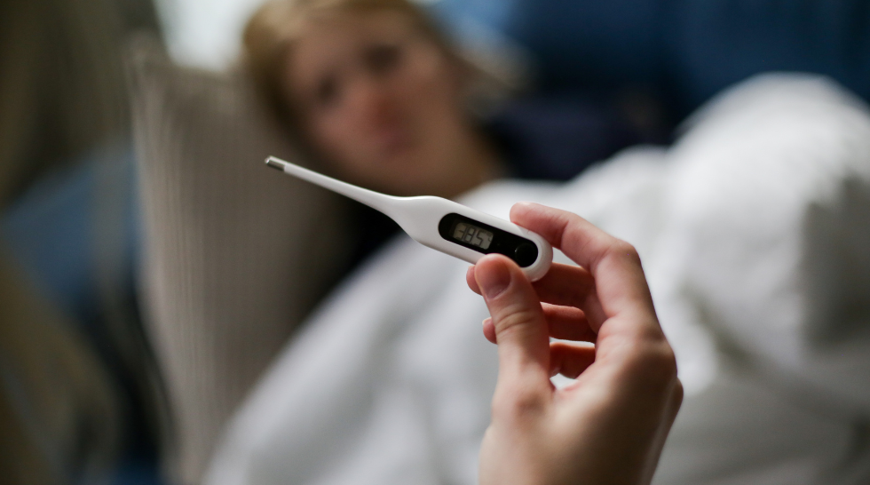 ¿Estás de baja médica? Esto es lo que la empresa TIENE derecho a saber (y lo que no)